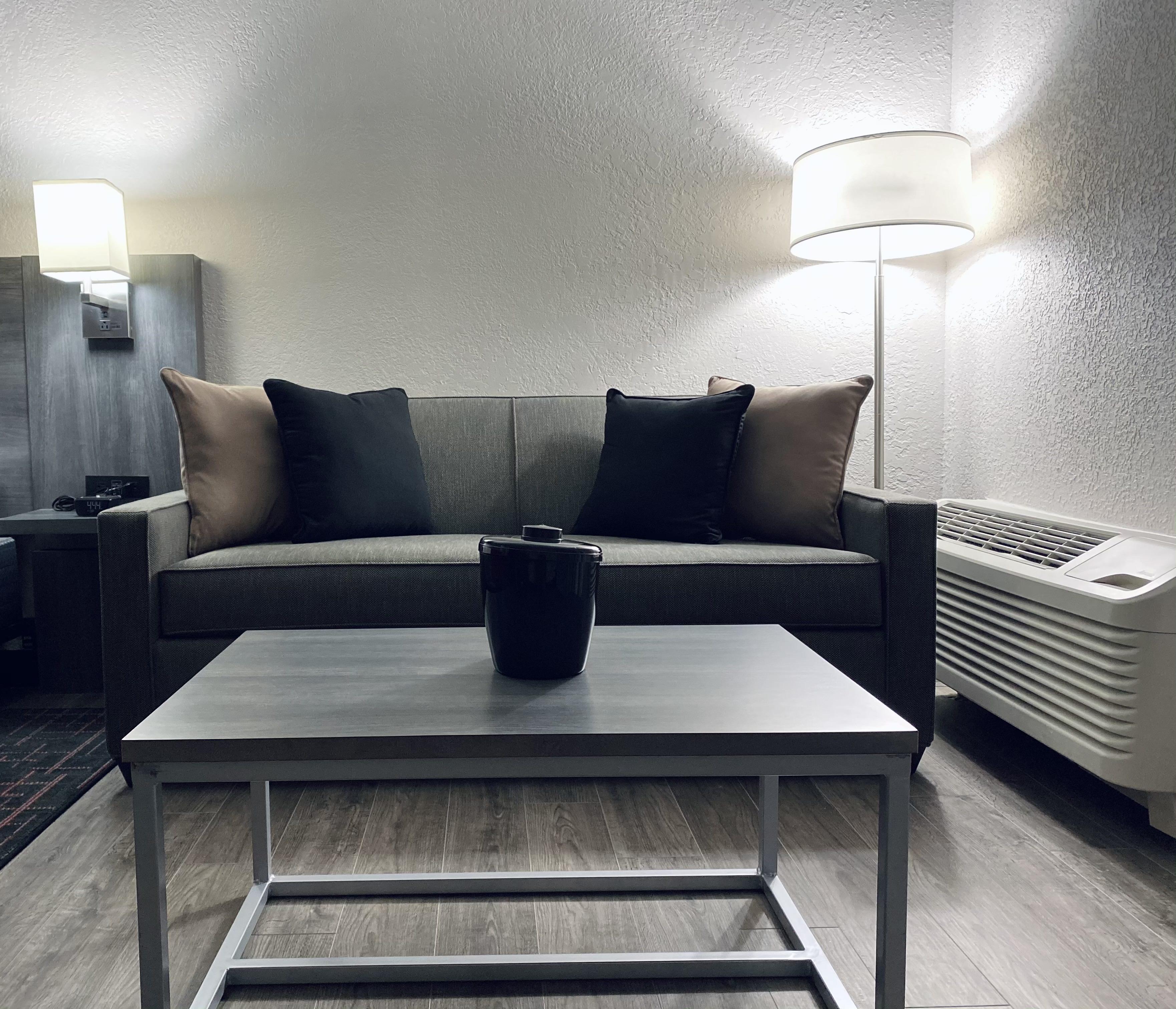 Hotel Ramada By Wyndham Hartford North - Bradley Airport Windsor Locks Esterno foto