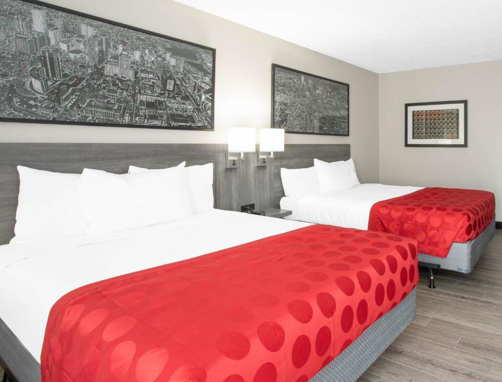 Hotel Ramada By Wyndham Hartford North - Bradley Airport Windsor Locks Esterno foto